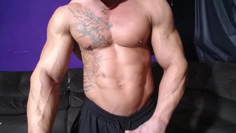Snapshot of bestmuscle chatting on 12.06.24 bestmuscle online show from 12.06.24