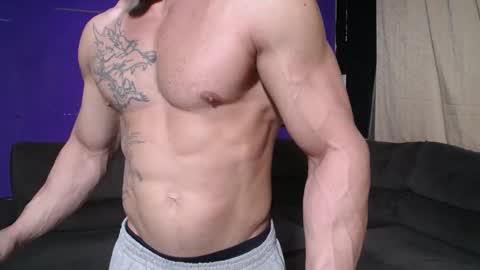 Snapshot of bestmuscle chatting on 02.11.25 bestmuscle online show from 02.11.25