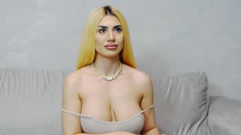 Snapshot of bethierusse chatting on 01.21.25 bethierusse online show from 01.21.25
