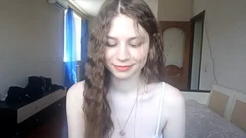 Snapshot of bethkallberg chatting on 06.18.26 Leila online show from 06.18.26
