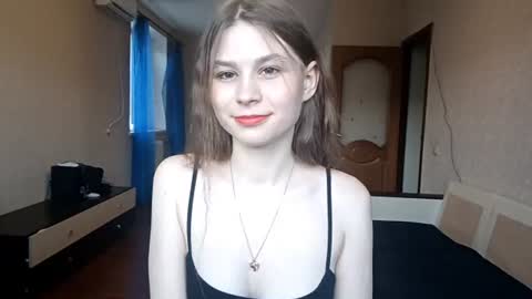 Snapshot of bethkallberg chatting on 06.19.26 Leila online show from 06.19.26