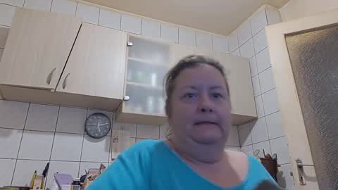 bethnorth online show from 10.05.25