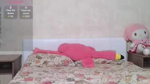 Snapshot of betty_blame chatting on 10.17.25 Betty and Oscar online show from 10.17.25