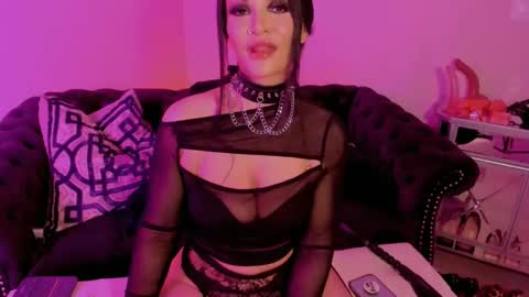 NatashaxoBangs online show from 02.14.25