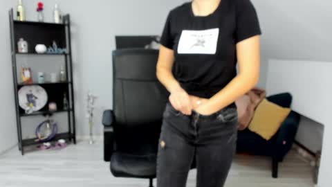 Snapshot of bettyjamess chatting on 11.14.25 bettyjamess online show from 11.14.25