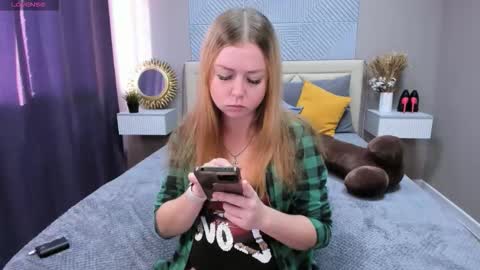 Snapshot of bettyurbane chatting on 09.16.25 Mila Sweet online show from 09.16.25