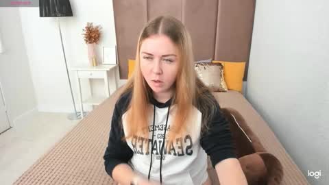 Snapshot of bettyurbane chatting on 10.07.25 Mila Sweet online show from 10.07.25