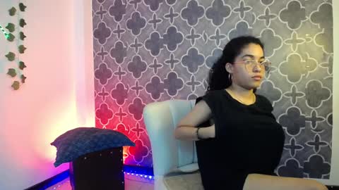 between two skins online show from 09.15.25