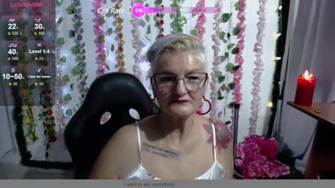 Snapshot of bety_cum3 chatting on 12.10.24 bibiana online show from 12.10.24