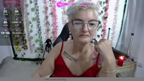 Snapshot of bety_cum3 chatting on 12.17.24 bibiana online show from 12.17.24