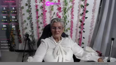 Snapshot of bety_cum3 chatting on 01.10.25 bibiana online show from 01.10.25