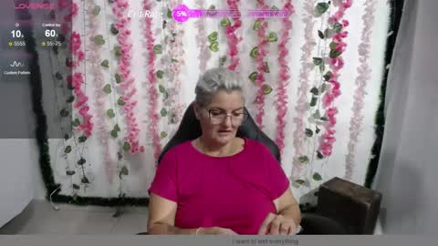 Snapshot of bety_cum3 chatting on 01.28.25 bibiana online show from 01.28.25