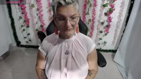 Snapshot of bety_cum3 chatting on 02.07.25 bibiana online show from 02.07.25