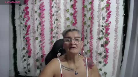 Snapshot of bety_cum3 chatting on 02.08.25 bibiana online show from 02.08.25