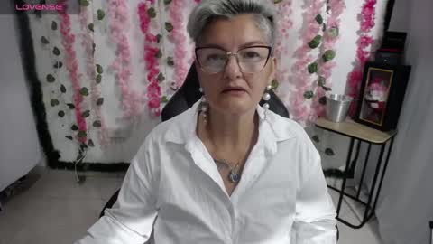 Snapshot of bety_cum3 chatting on 02.17.25 bibiana online show from 02.17.25