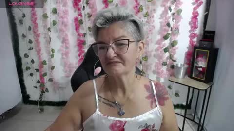 Snapshot of bety_cum3 chatting on 02.18.25 bibiana online show from 02.18.25