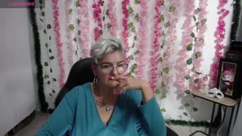 Snapshot of bety_cum3 chatting on 02.22.25 bibiana online show from 02.22.25