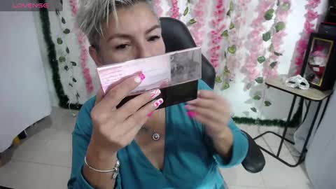 Snapshot of bety_cum3 chatting on 02.23.25 bibiana online show from 02.23.25