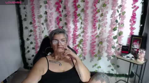 Snapshot of bety_cum3 chatting on 02.28.25 bibiana online show from 02.28.25