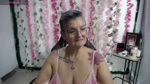 Snapshot of bety_cum3 chatting on 03.02.25 bibiana online show from 03.02.25