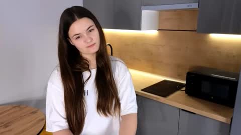 Snapshot of beverlyprice chatting on 11.29.25 Alissa online show from 11.29.25