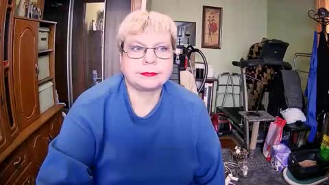 BeverlyQCynia online show from 11.01.25