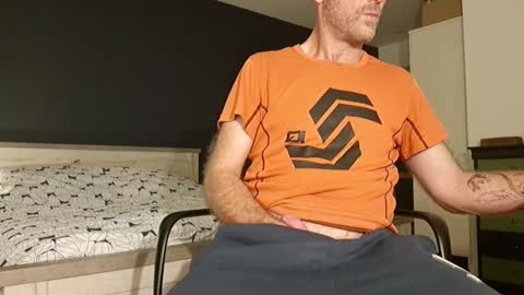 My name is David and if you like public exhibitions you wont be disappointed with me LoL - My favorite vibes is 44  online show from 12.22.24