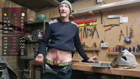 My name is David and if you like public exhibitions you wont be disappointed with me LoL - My favorite vibes is 44  online show from 11.02.25