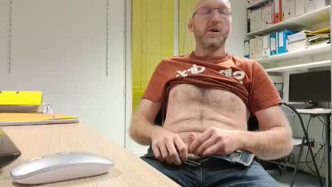 My name is David and if you like public exhibitions you wont be disappointed with me LoL - My favorite vibes is 44  online show from 01.08.26