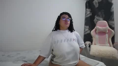 Bianca Tuesday to Sunday from 2am to 6am UTC-5 online show from 10.02.25