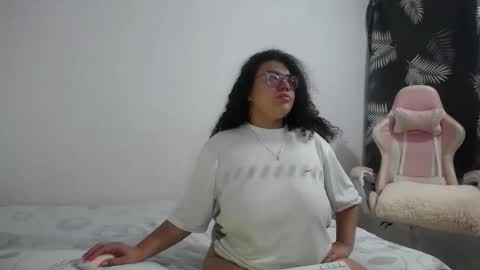 Bianca Tuesday to Sunday from 2am to 6am UTC-5 online show from 11.19.25