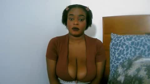 Snapshot of bianca_ebony chatting on 10.22.25 bianca ebony online show from 10.22.25