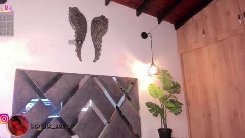 Snapshot of bianca_zaens1 chatting on 02.14.26 B I A N C A online show from 02.14.26