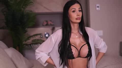 Snapshot of biancacain chatting on 02.26.26 Bianca online show from 02.26.26