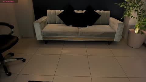 Bianca Pierce online show from 01.04.25