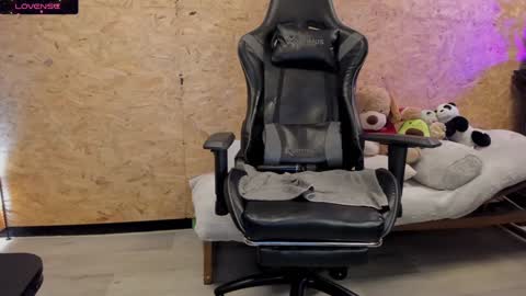 Biancastrong.. IGThebiancastrong online show from 01.08.25