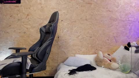 Biancastrong.. IGThebiancastrong online show from 01.12.25