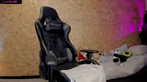 Biancastrong.. IGThebiancastrong online show from 02.21.25