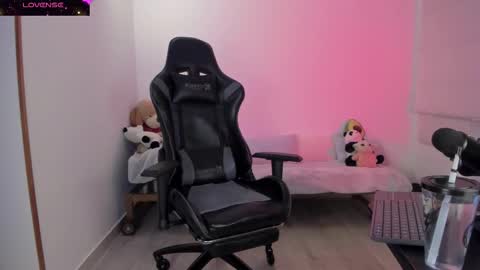 Biancastrong.. IGThebiancastrong online show from 10.14.25