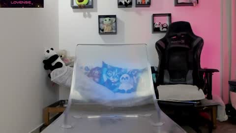 Biancastrong.. IGThebiancastrong online show from 04.12.26