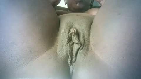 pretty online show from 02.24.25