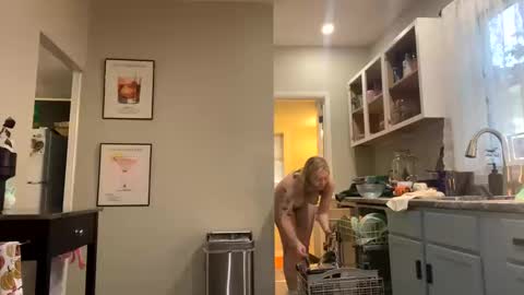 Snapshot of bibaby_ellie_ chatting on 10.11.25 Ellie  online show from 10.11.25