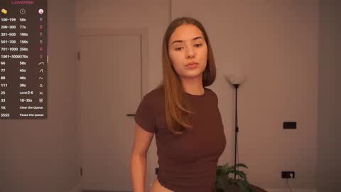 Snapshot of bibimusic chatting on 10.05.25 Ophelia online show from 10.05.25