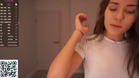 Snapshot of bibimusic chatting on 10.16.25 Ophelia online show from 10.16.25