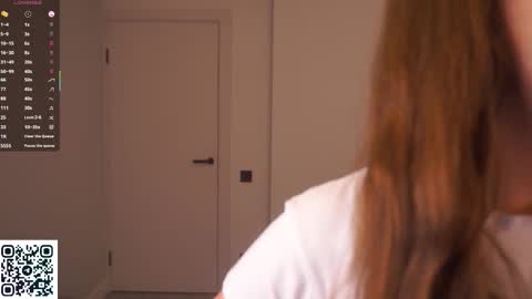 Snapshot of bibimusic chatting on 10.20.25 Ophelia online show from 10.20.25