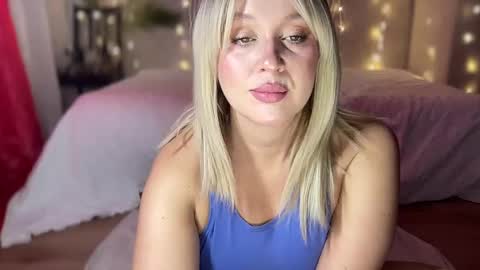 Snapshot of big_ass_blonde chatting on 12.20.24 Eva online show from 12.20.24