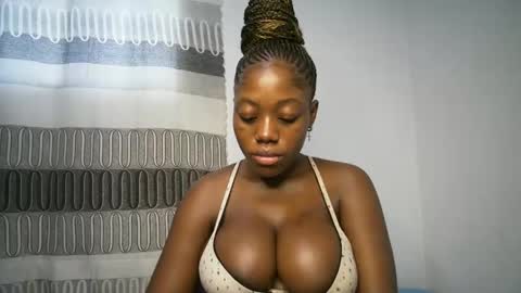 Snapshot of bigass001_ chatting on 12.04.24 bigass001_ online show from 12.04.24