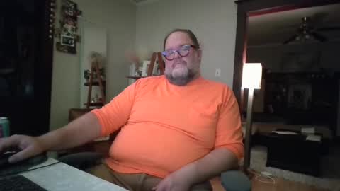 Snapshot of bigbearlittlebear2 chatting on 09.10.25 Bear Woods online show from 09.10.25