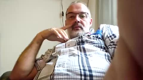 Snapshot of bigbibear88 chatting on 12.15.24 bigbibear88 online show from 12.15.24