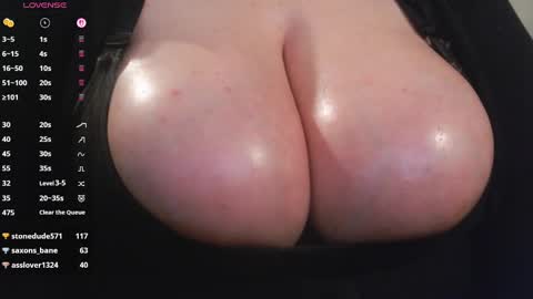 Snapshot of bigbittiesandfun chatting on 09.18.25 bigbittiesandfun online show from 09.18.25